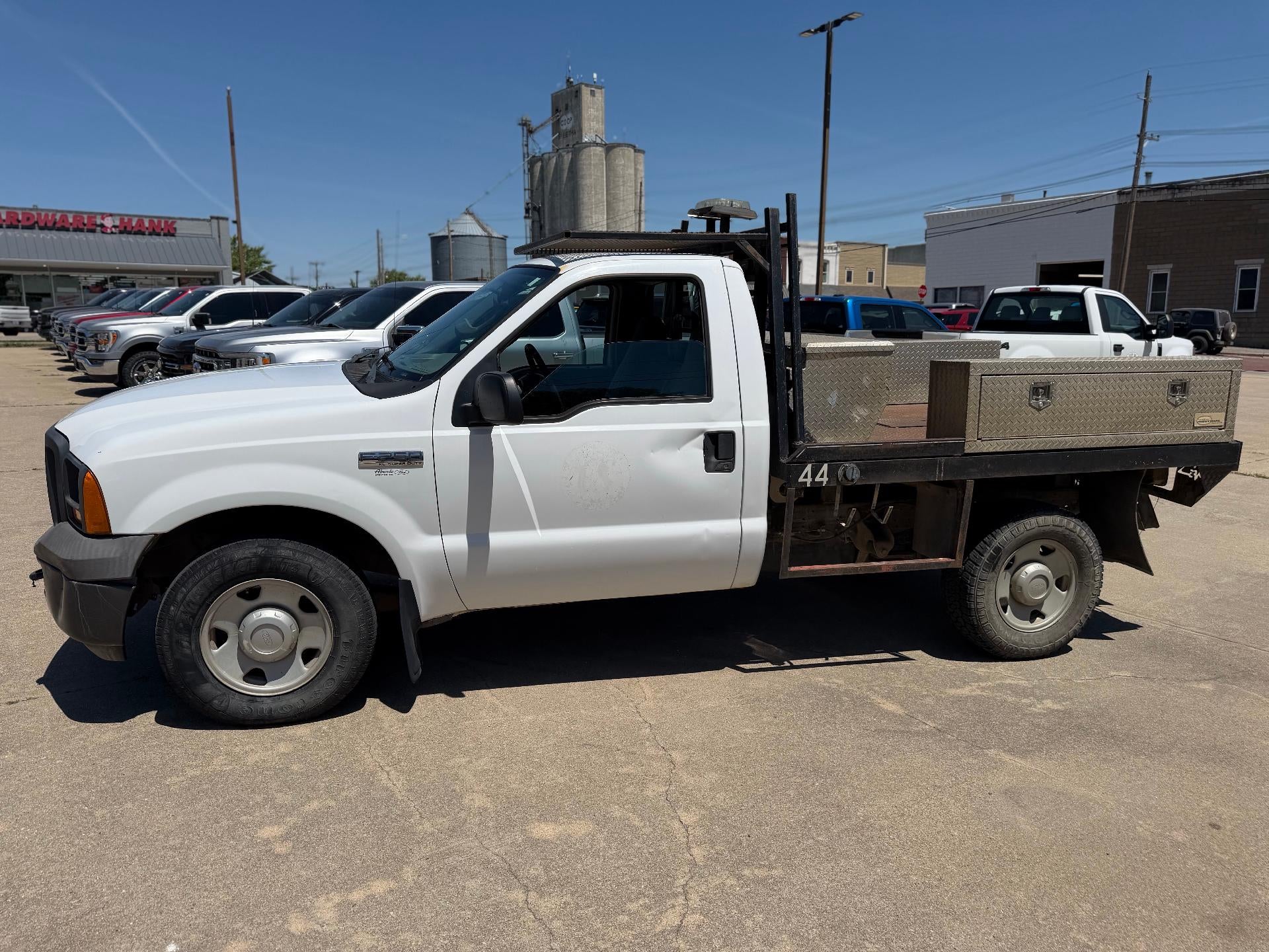 2005 Ford F-250 XL Regular Cab's photo