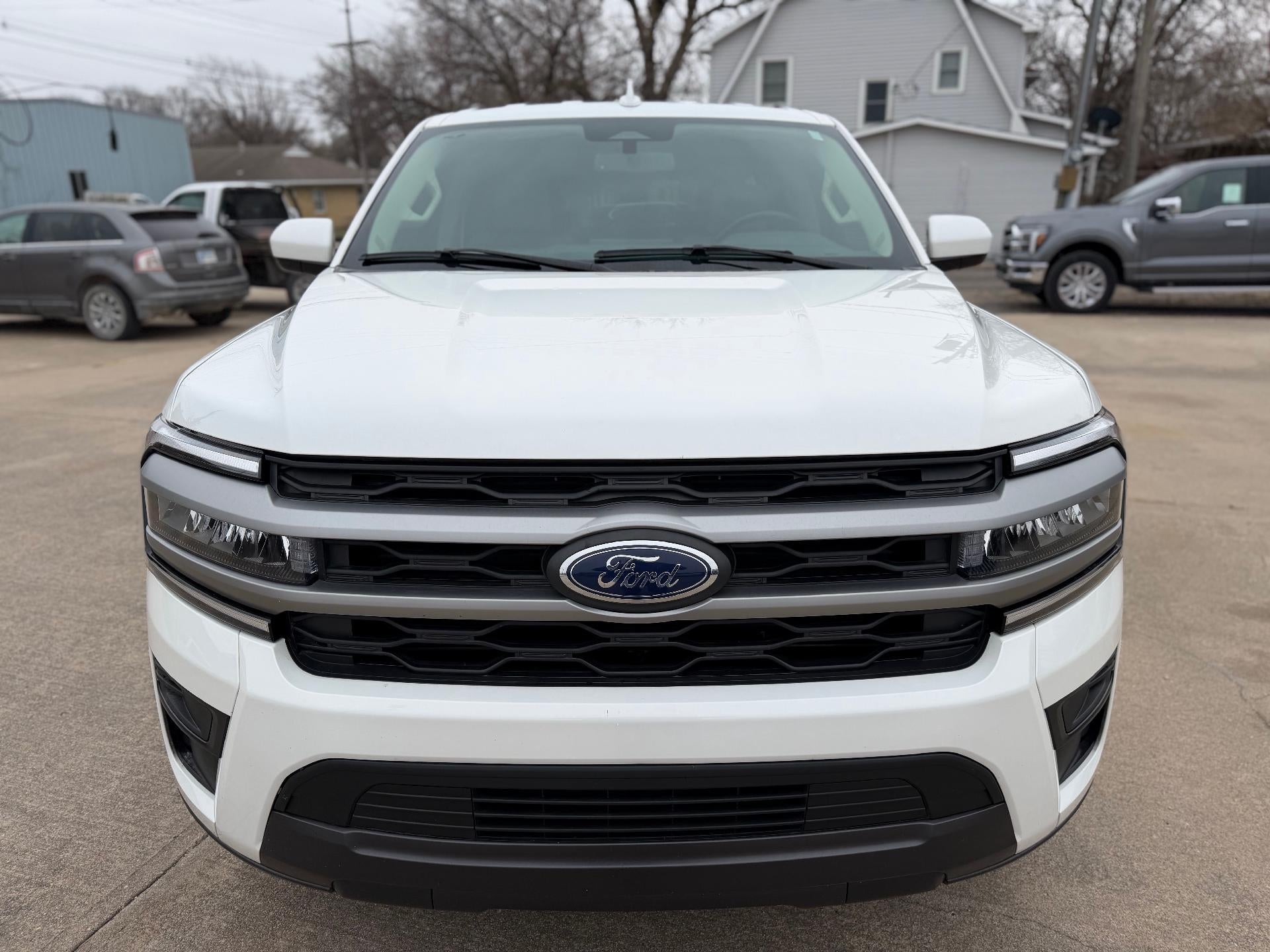 Used 2024 Ford Expedition XLT with VIN 1FMJK1J84REA44135 for sale in Kansas City