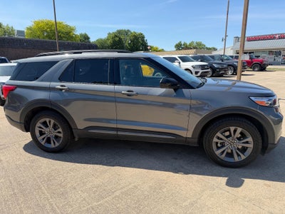 2023 Ford Explorer XLT 4WD