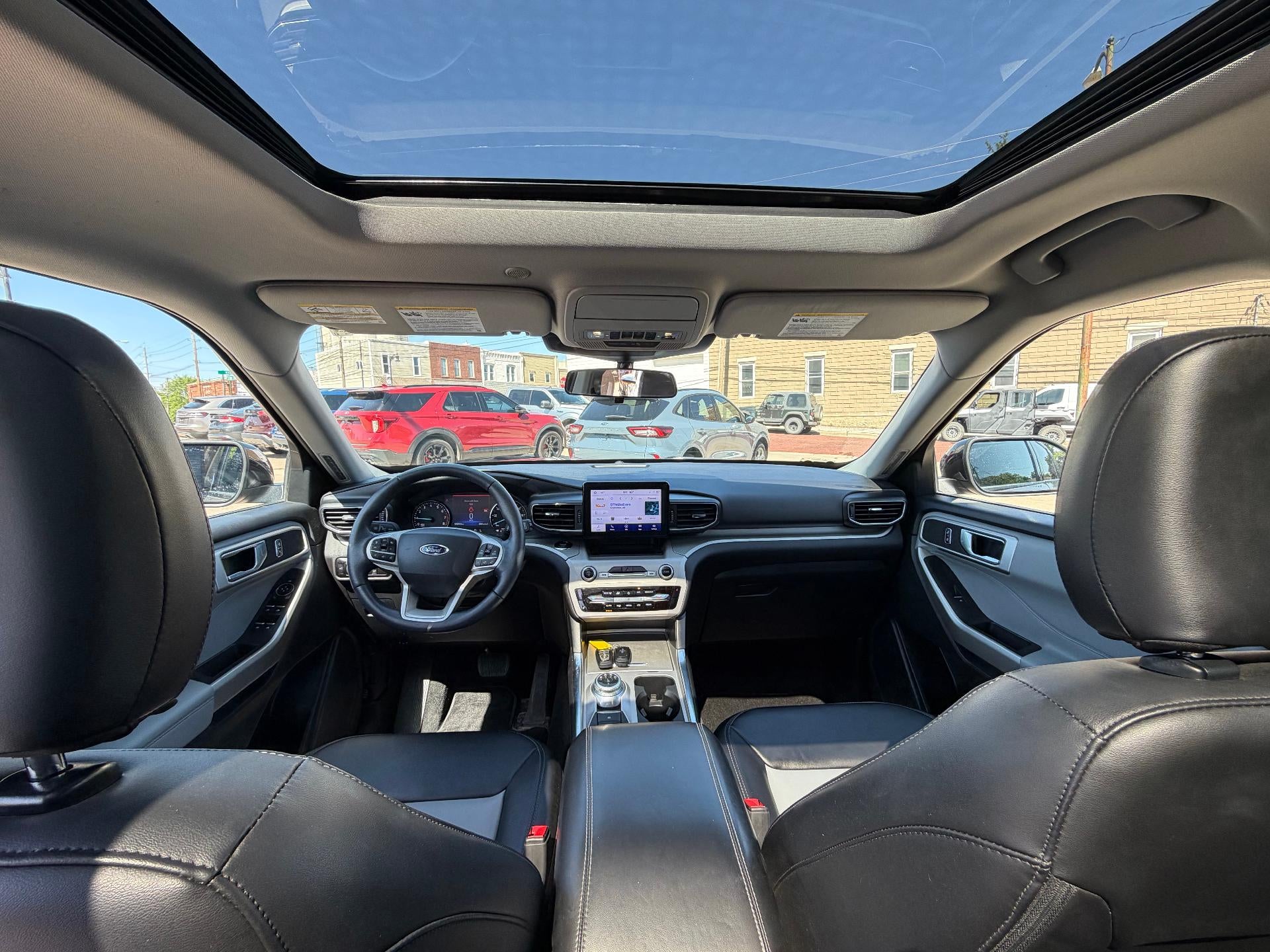 2023 Ford Explorer XLT 4WD