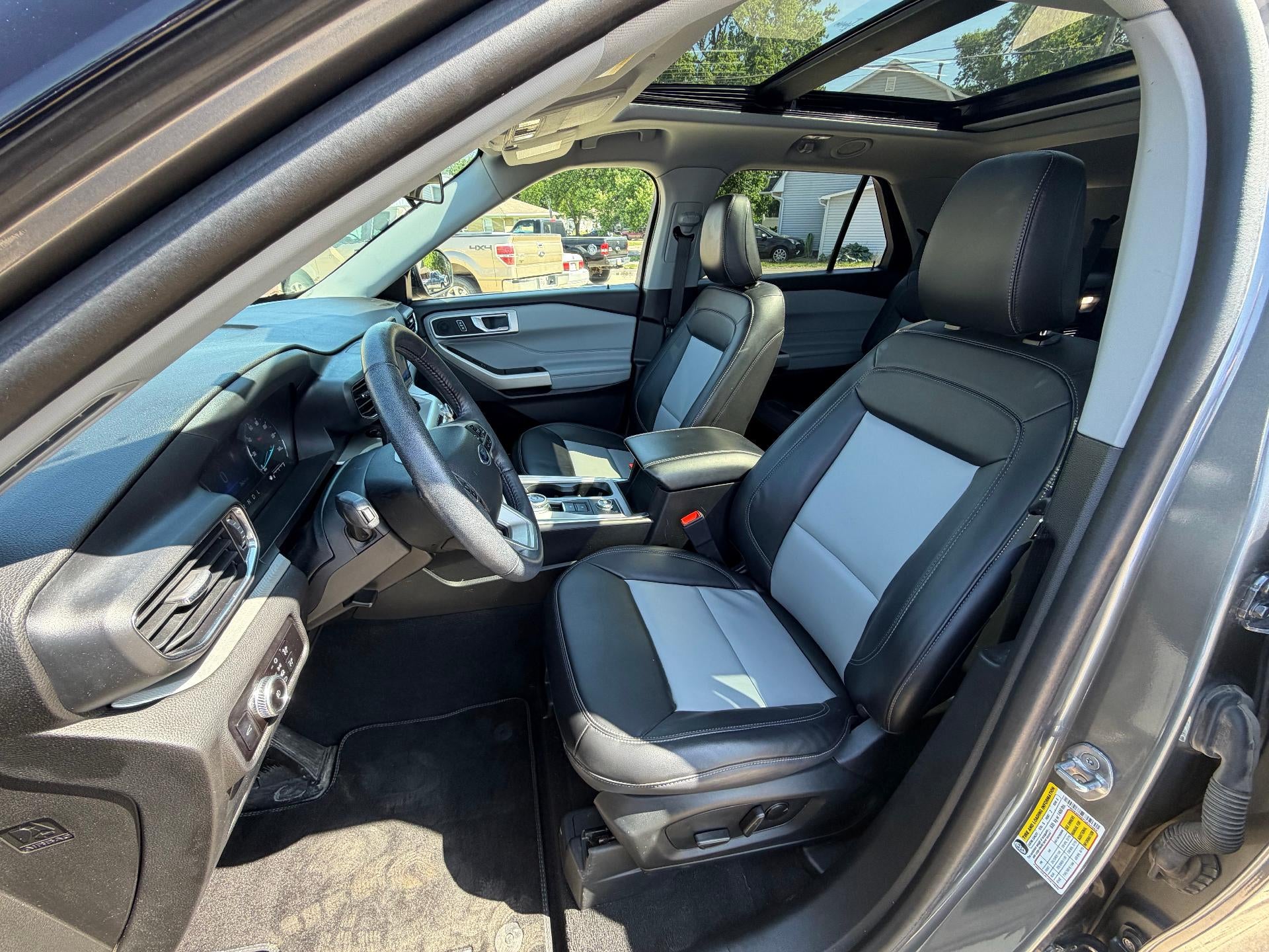 2023 Ford Explorer XLT 4WD