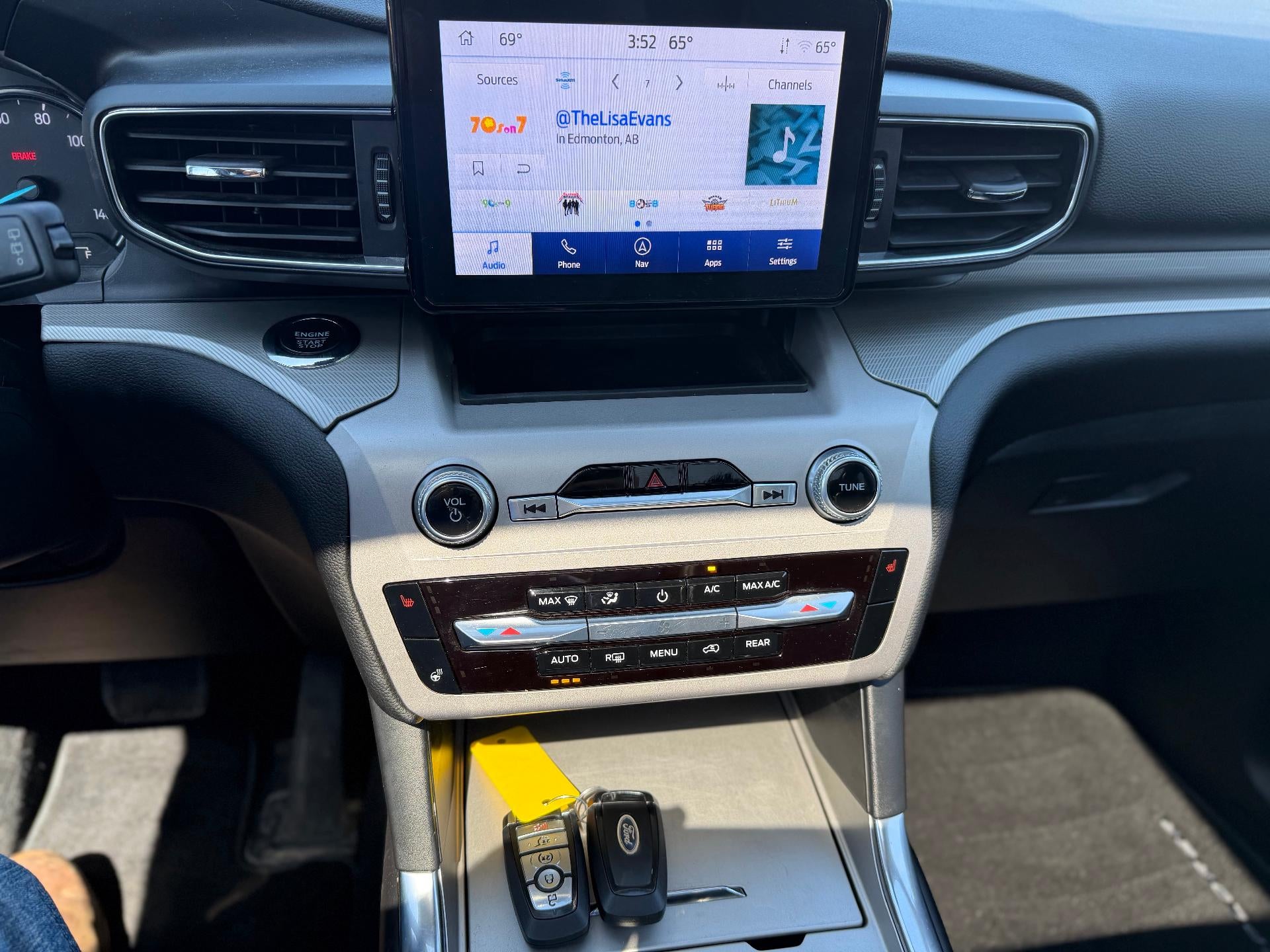 2023 Ford Explorer XLT 4WD