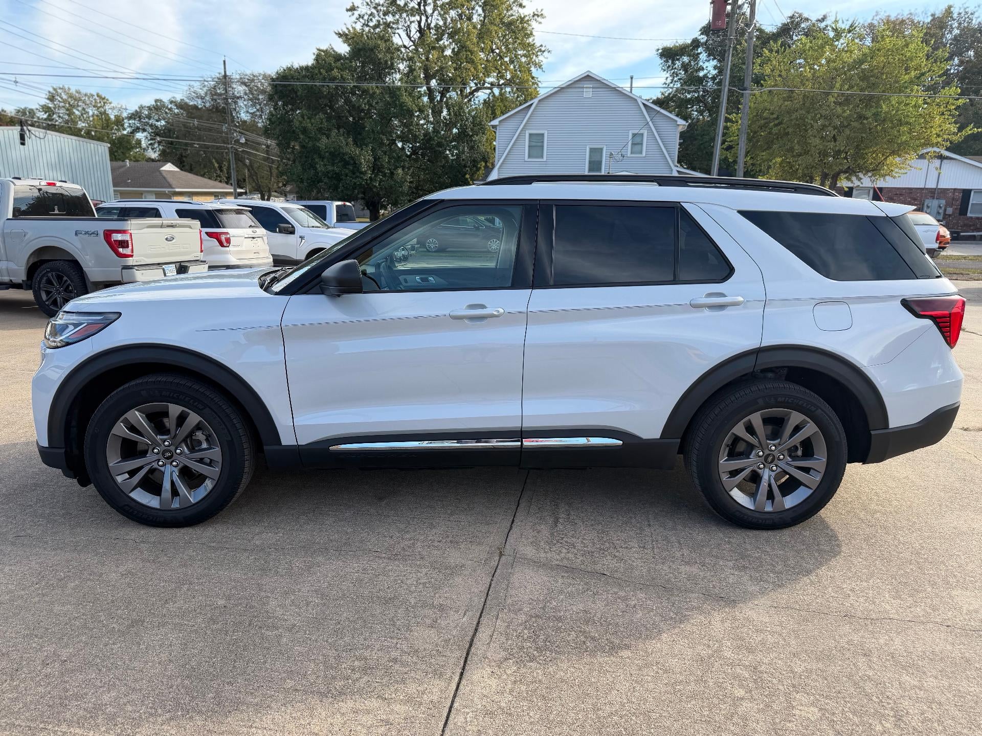 2025 Ford Explorer Active 4WD