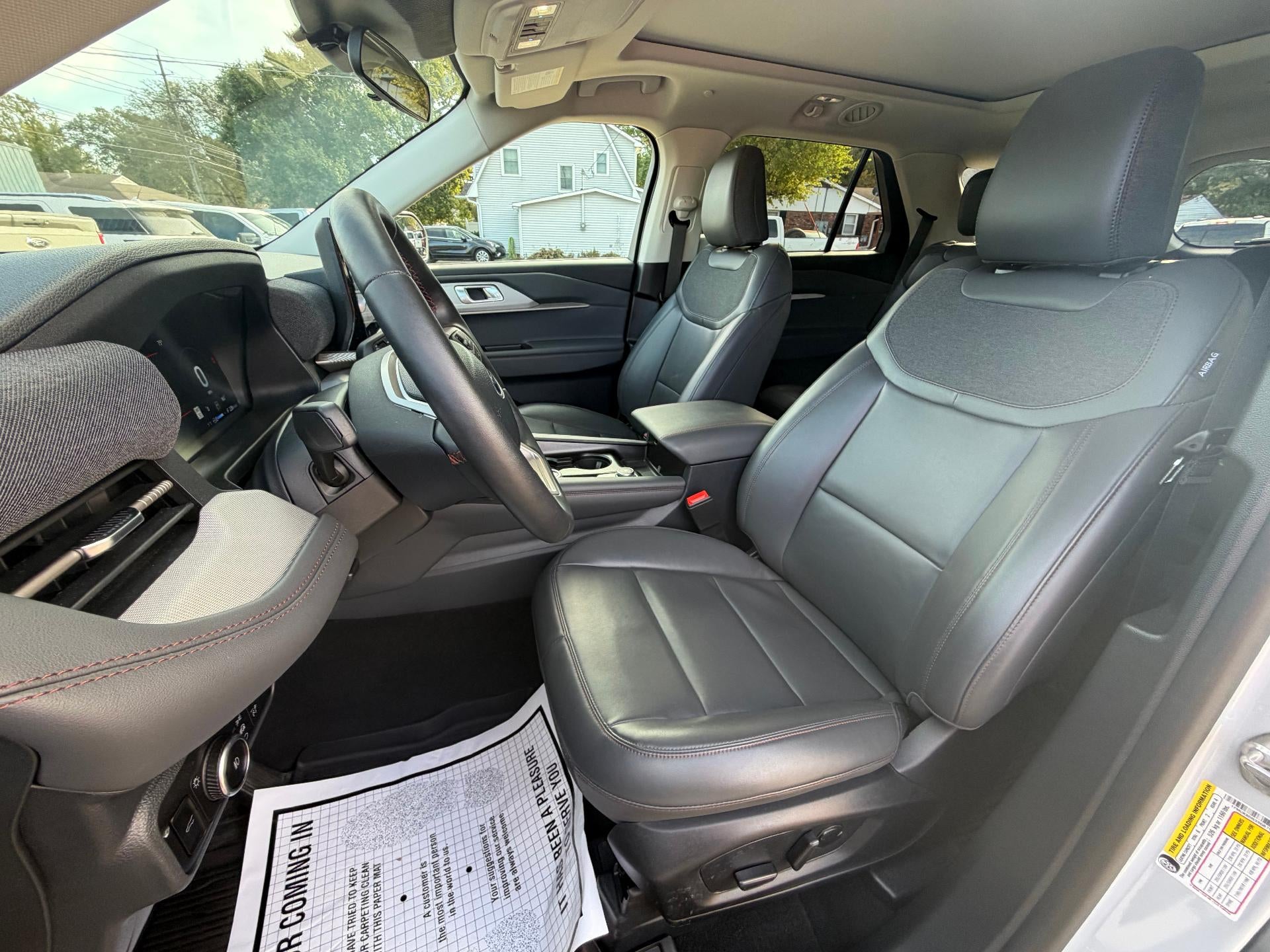 2025 Ford Explorer Active 4WD
