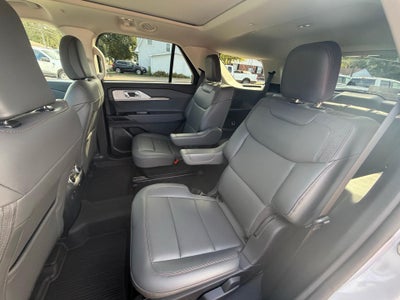 2025 Ford Explorer Active 4WD