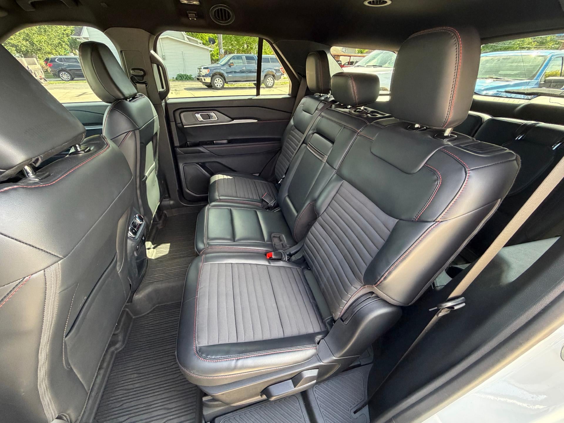 2025 Ford Explorer ST-Line 4WD
