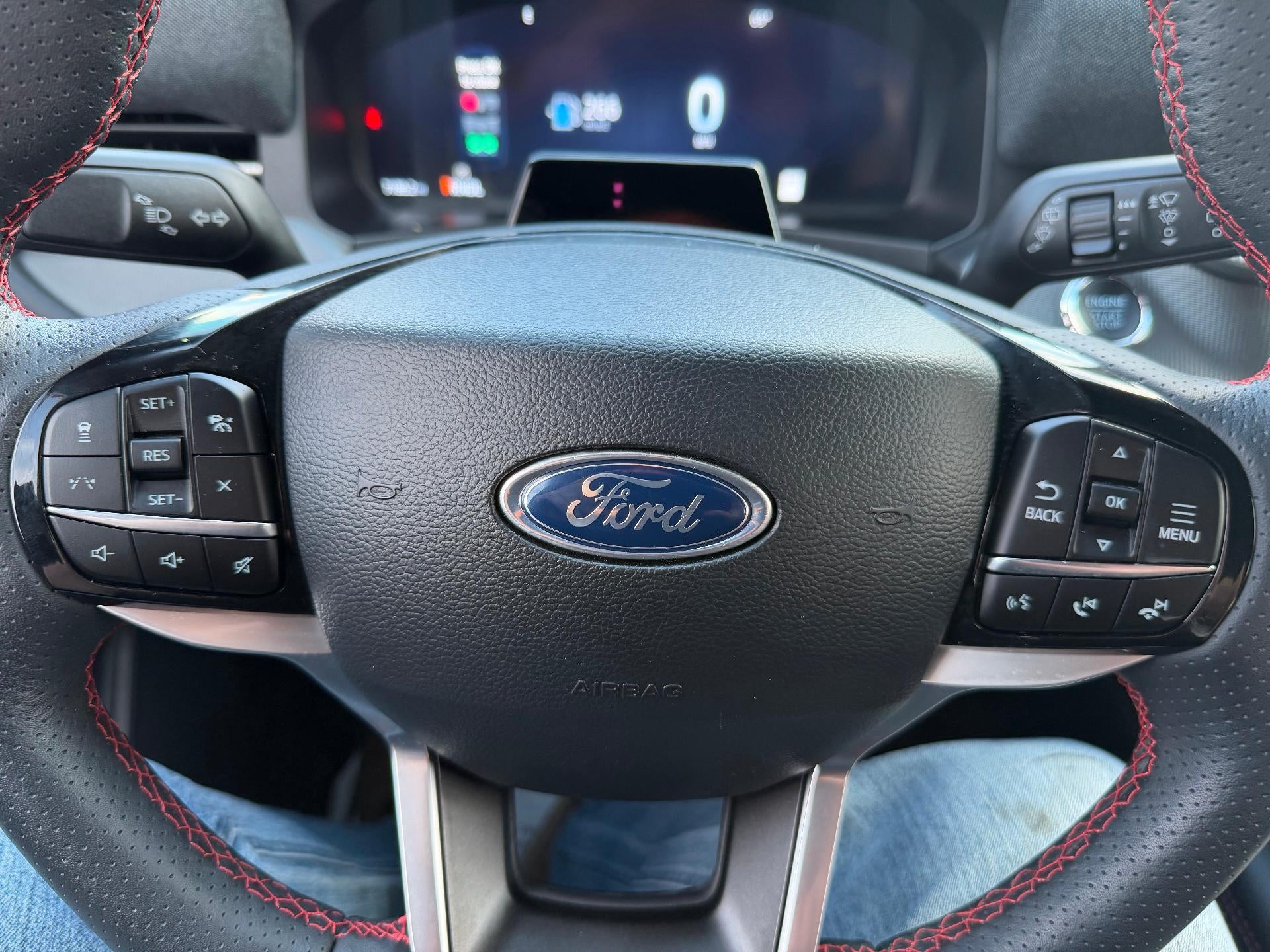 2025 Ford Explorer ST-Line 4WD