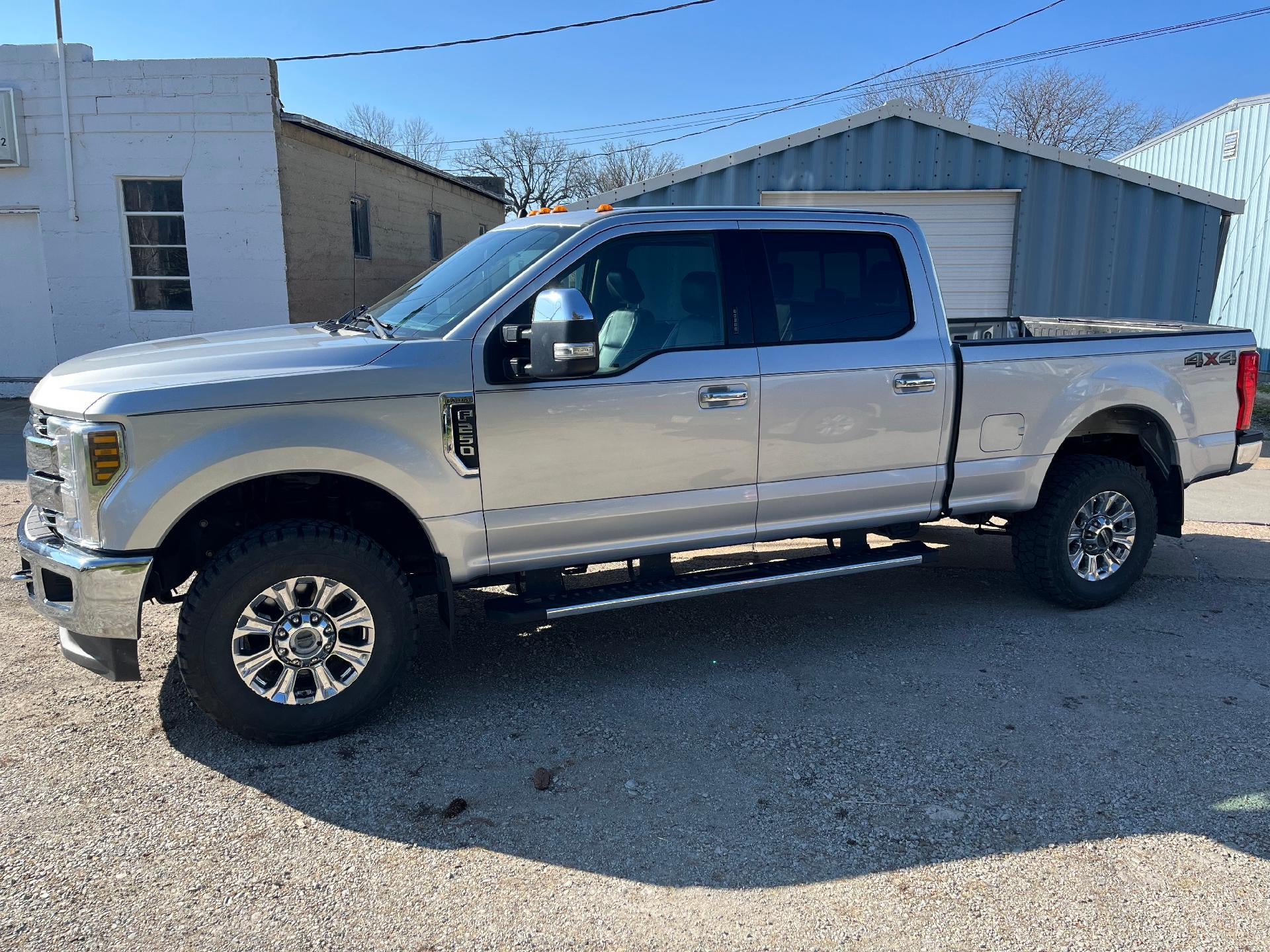 2019 Ford Super Duty F-250 SRW LARIAT 4WD Crew Cab 6.75' Box