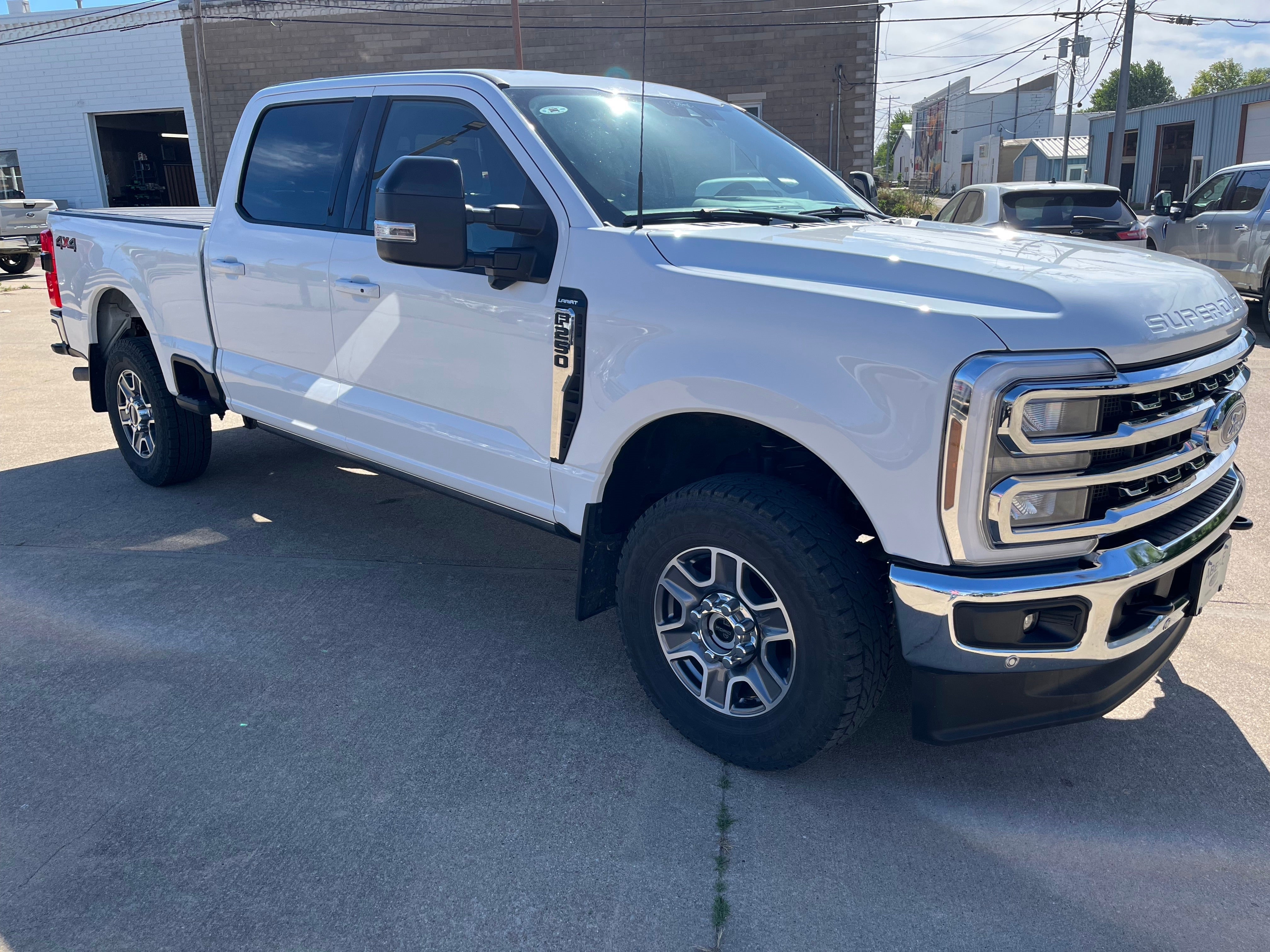 2024 Ford Super Duty F-250 SRW LARIAT 4WD Crew Cab 6.75' Box