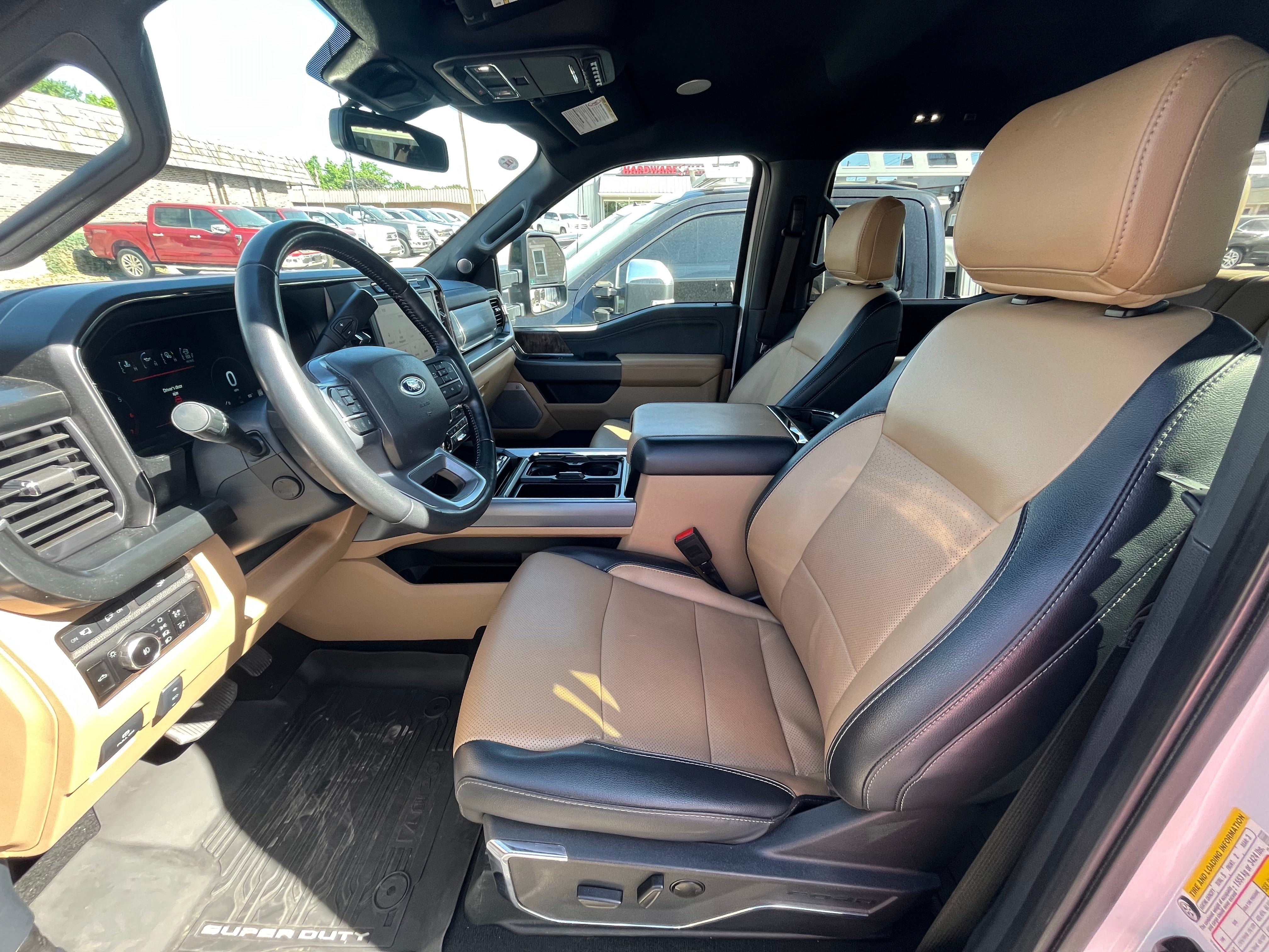 2024 Ford Super Duty F-250 SRW LARIAT 4WD Crew Cab 6.75' Box