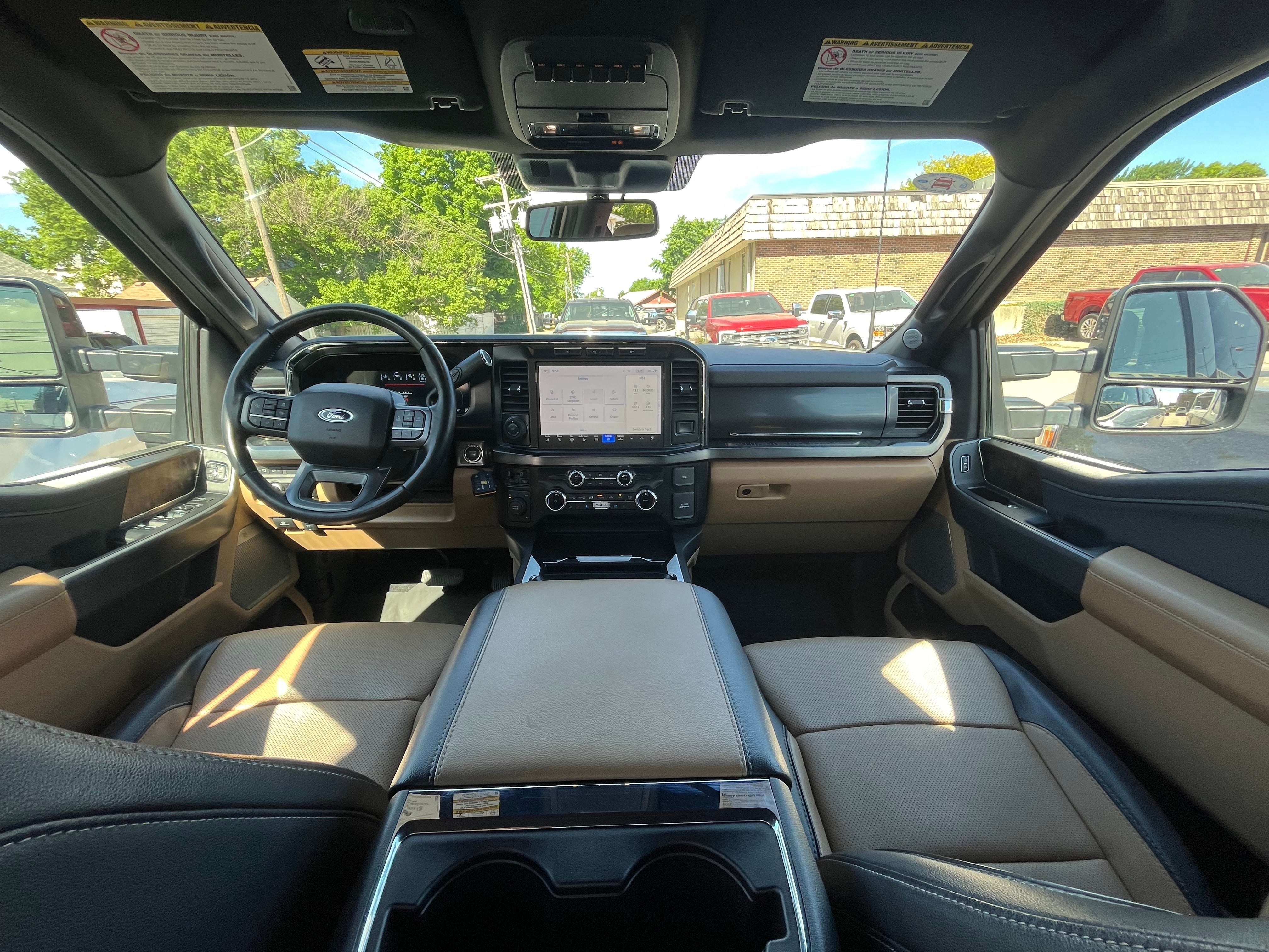 2024 Ford Super Duty F-250 SRW LARIAT 4WD Crew Cab 6.75' Box