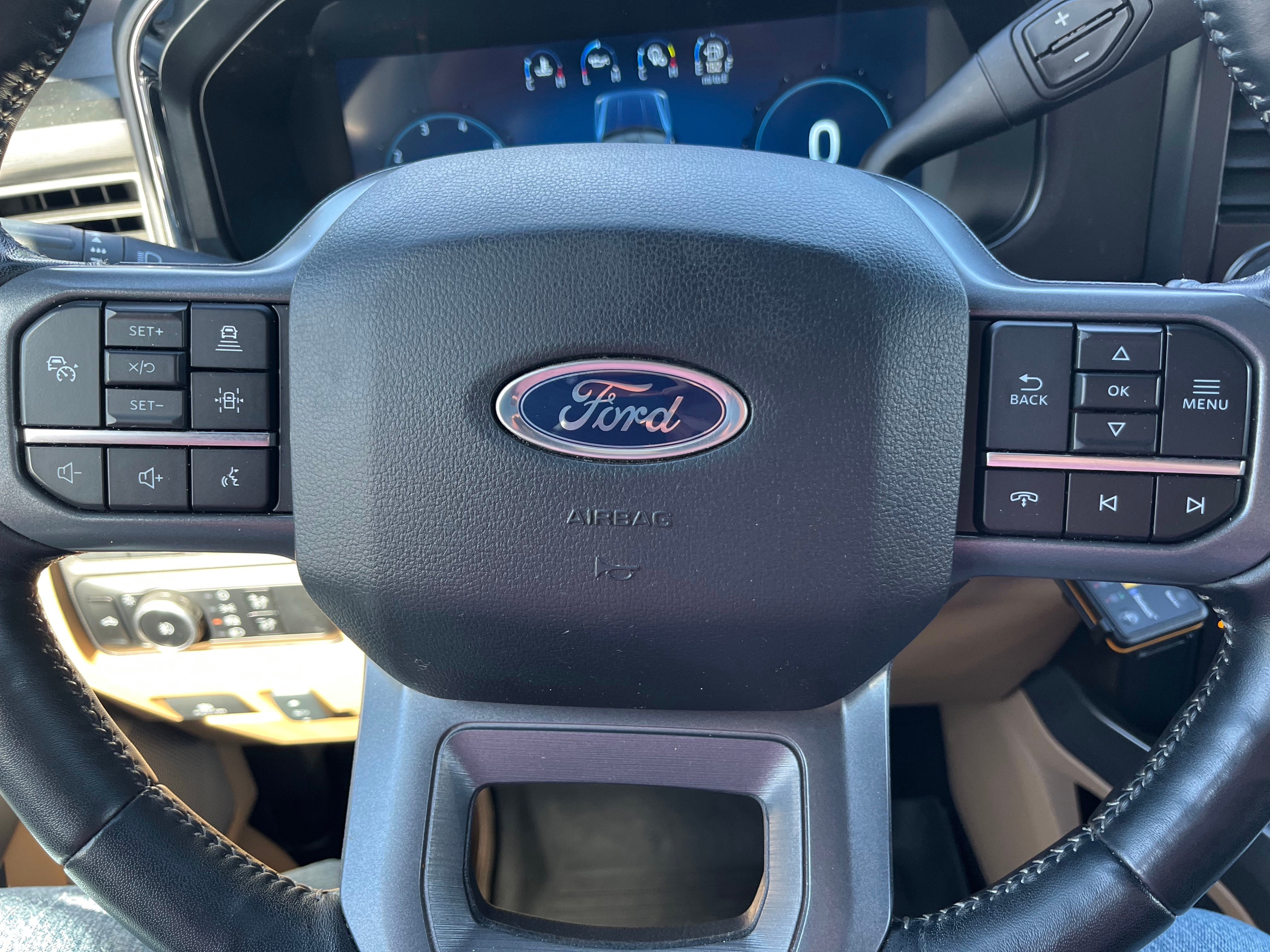 2024 Ford Super Duty F-250 SRW LARIAT 4WD Crew Cab 6.75' Box