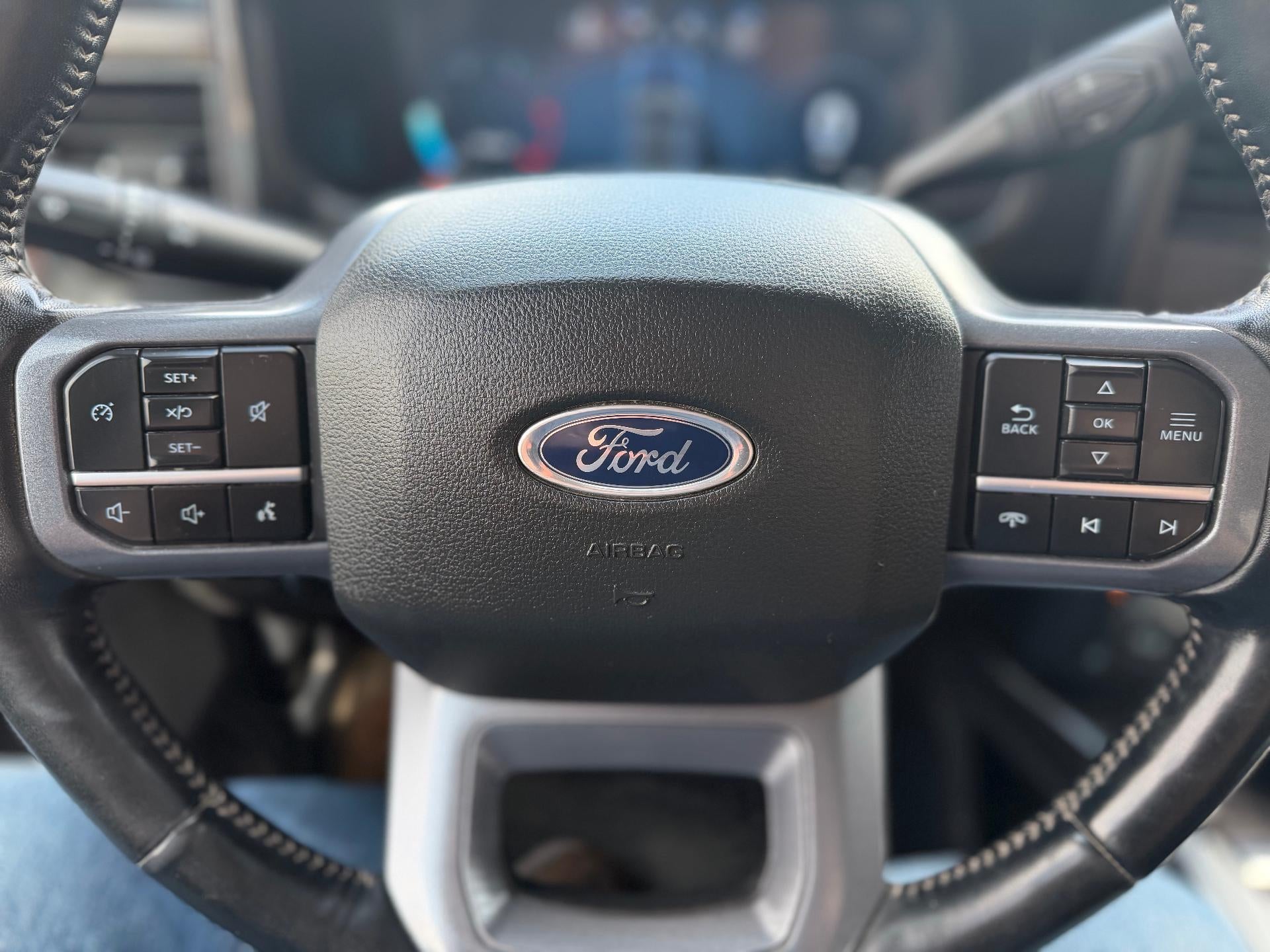2023 Ford Super Duty F-250 SRW LARIAT 4WD Crew Cab 6.75' Box