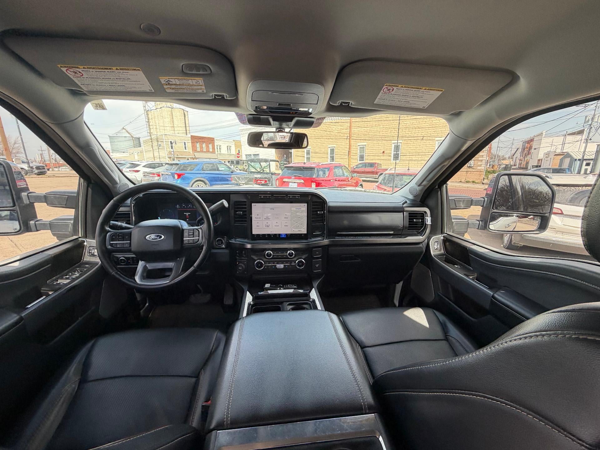 2023 Ford Super Duty F-250 SRW LARIAT 4WD Crew Cab 6.75' Box