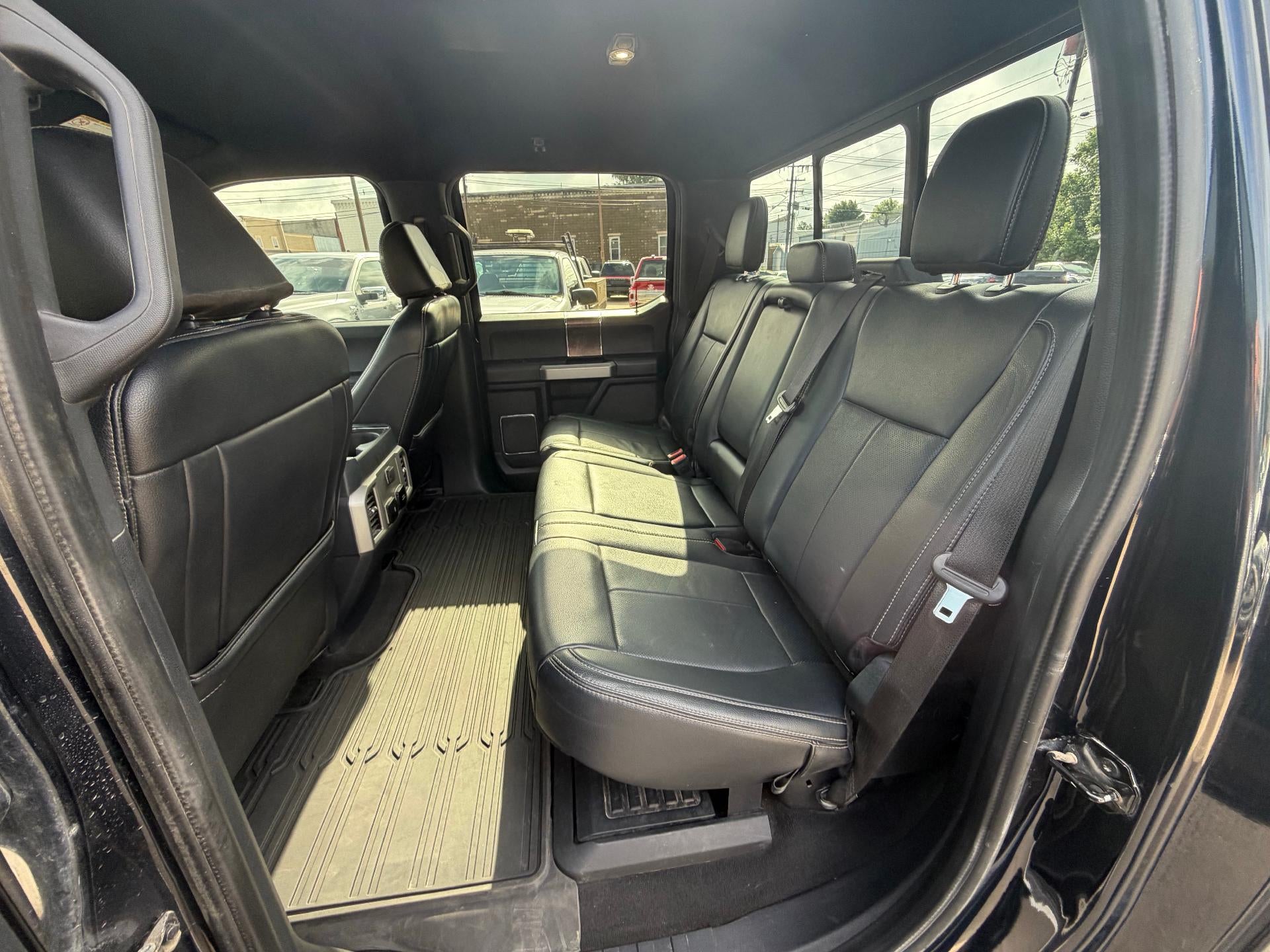 2022 Ford Super Duty F-350 SRW LARIAT 4WD Crew Cab 6.75' Box
