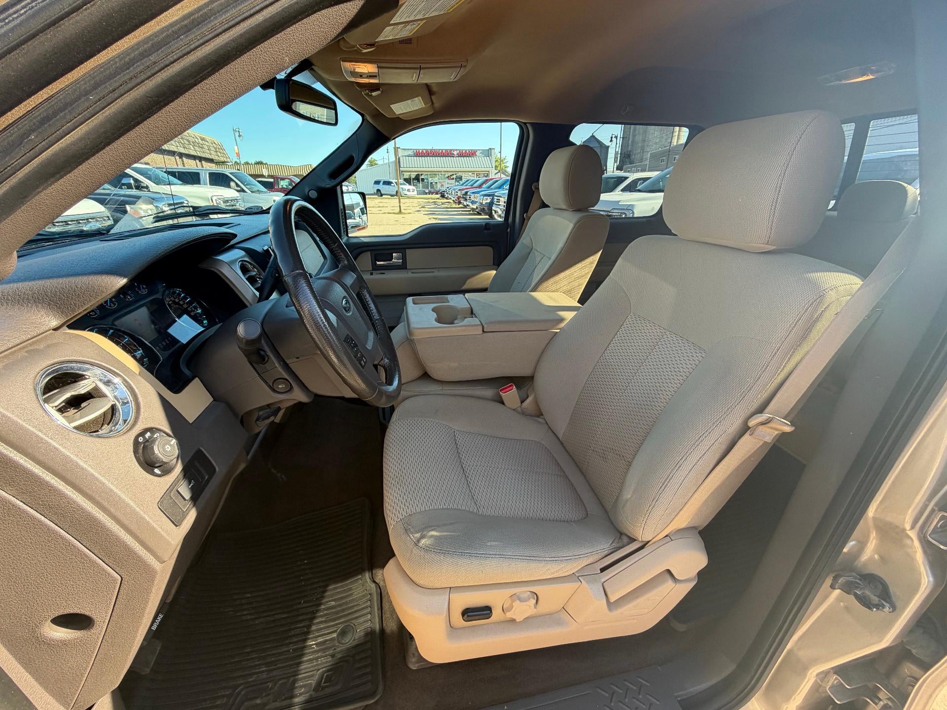 2014 Ford F-150 4WD SuperCrew 5-1/2 Ft Box XLT