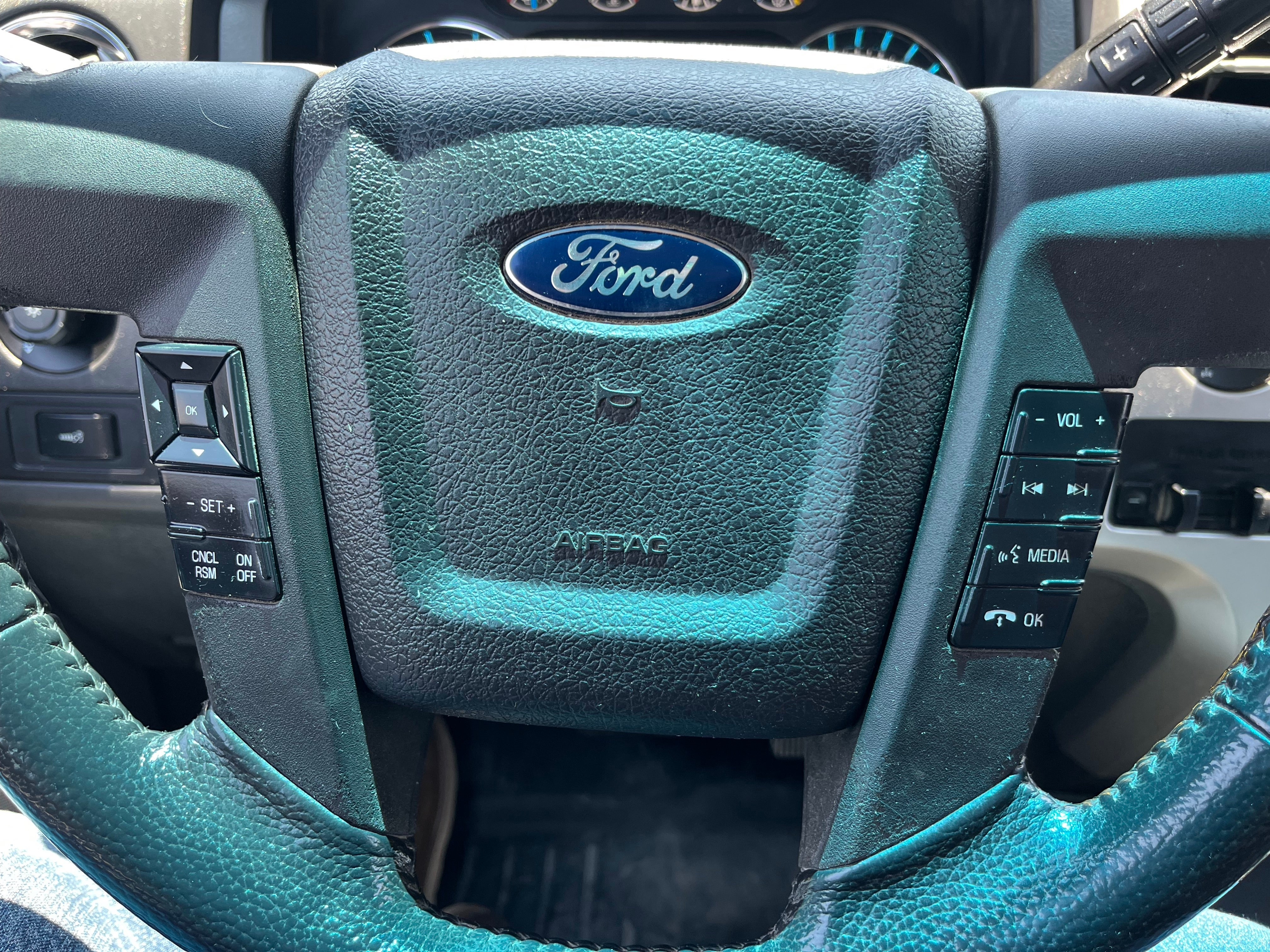 2013 Ford F-150 4WD SuperCrew 5-1/2 Ft Box XLT