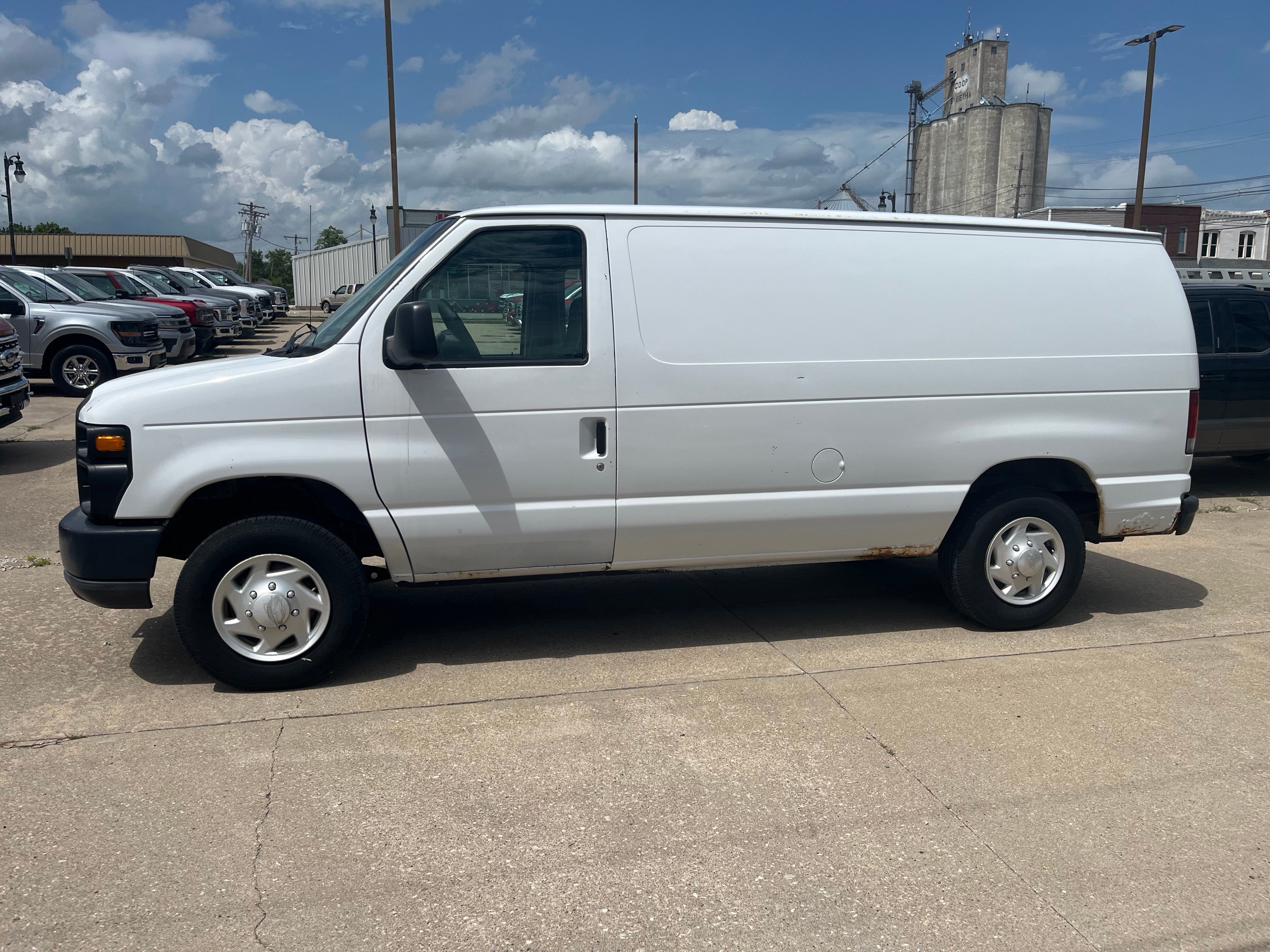 2008 Ford Econoline Cargo Van E-150 Commercial