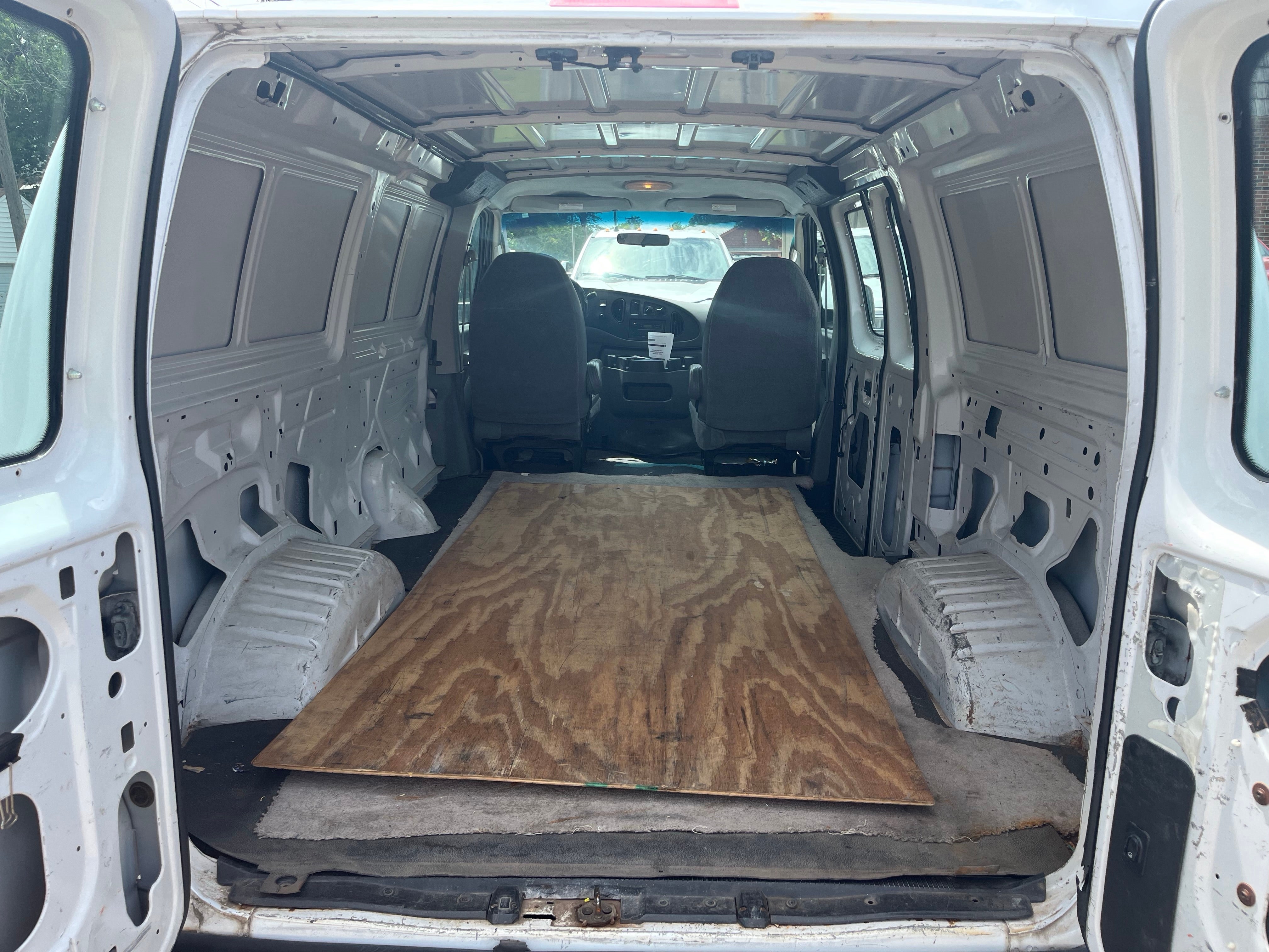 2008 Ford Econoline Cargo Van E-150 Commercial