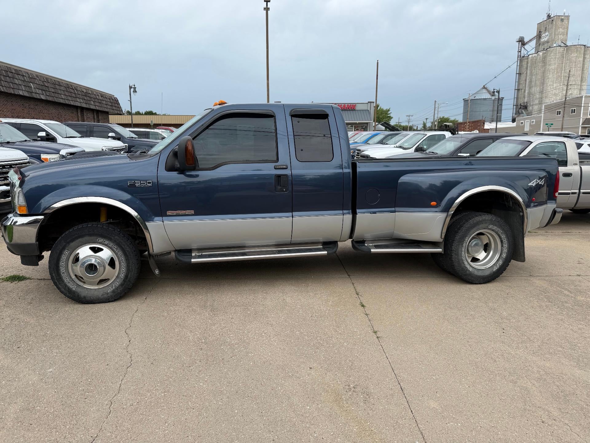 2004 Ford Super Duty F-350 DRW XLT