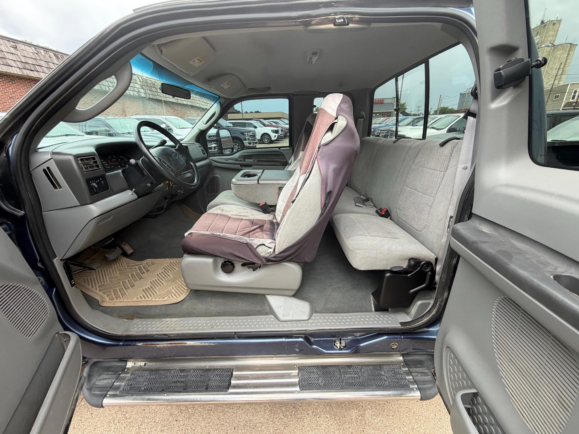 2004 Ford Super Duty F-350 DRW XLT