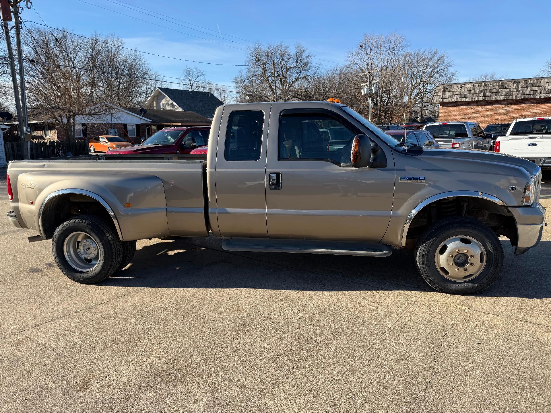 2005 Ford Super Duty F-350 DRW XLT