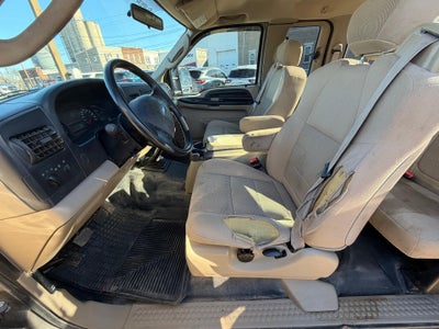 2005 Ford Super Duty F-350 DRW XLT