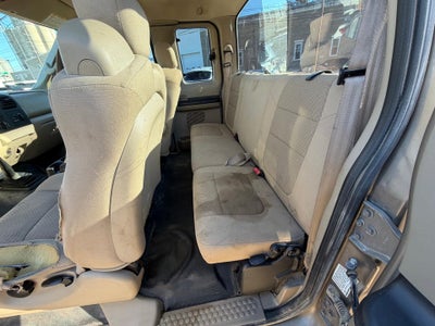 2005 Ford Super Duty F-350 DRW XLT