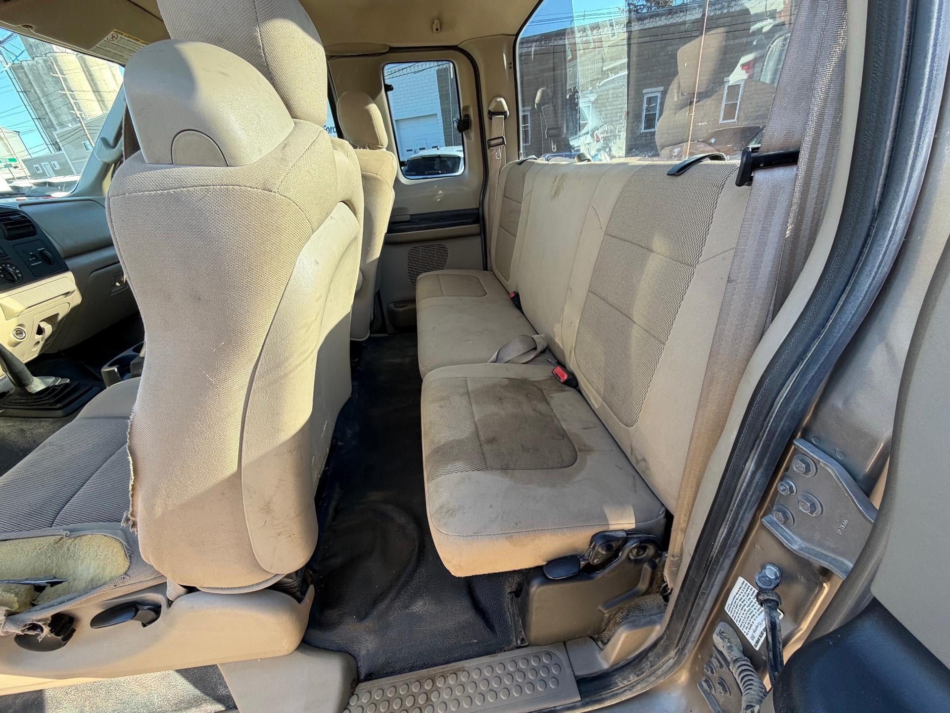 2005 Ford Super Duty F-350 DRW XLT