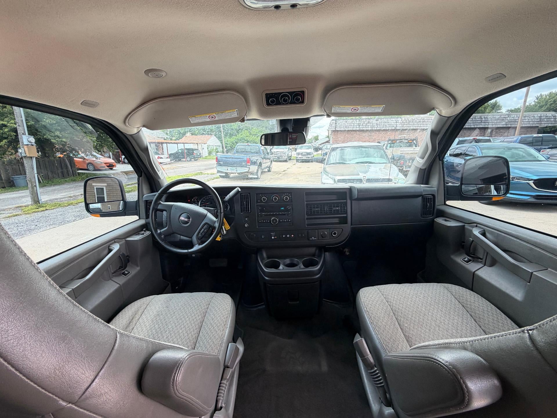 2021 GMC Savana Passenger 3500 Extended Wheelbase Rear-Wheel Drive 1LT