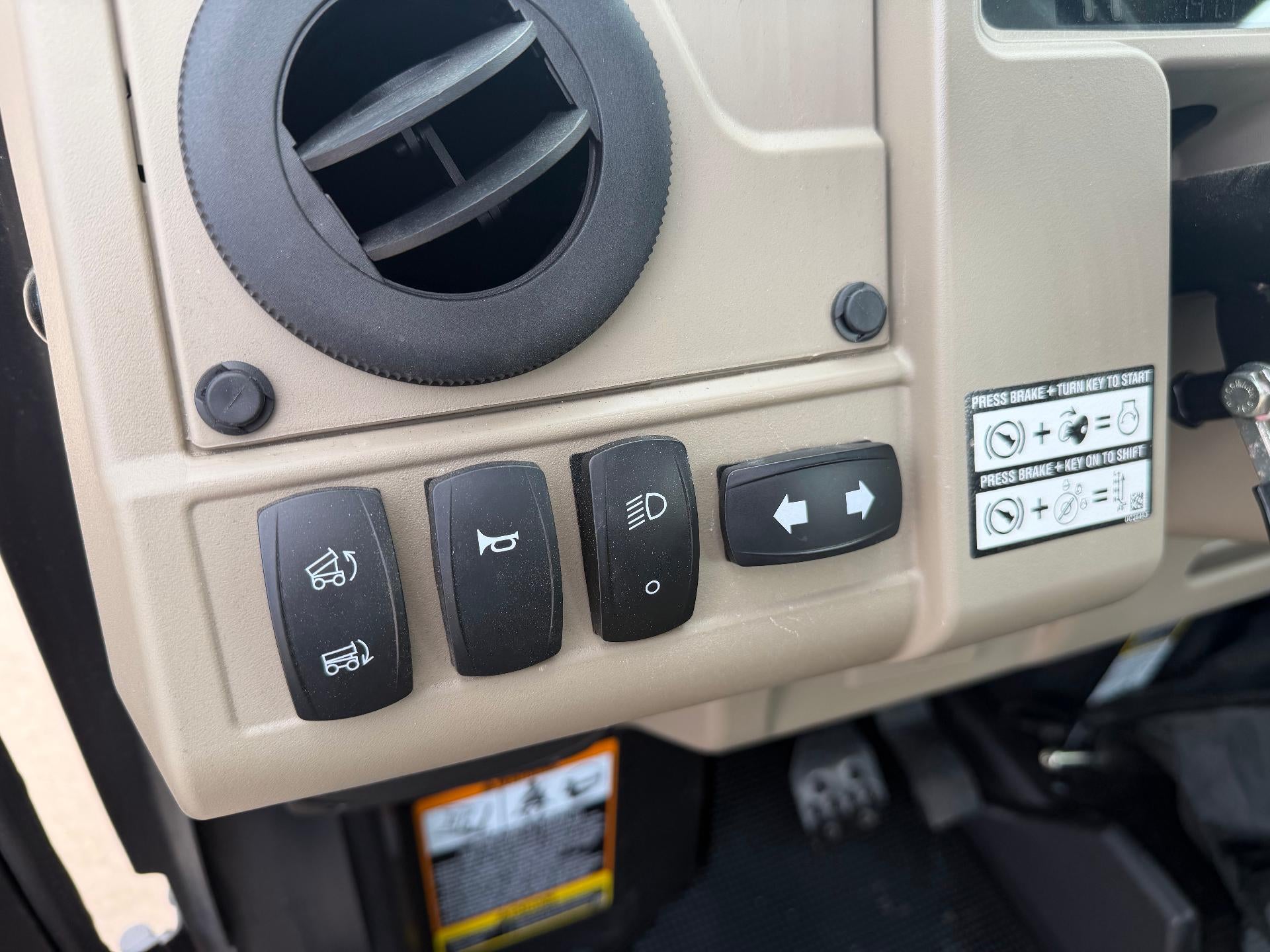 2024 John Deere XUV 835R Special edition