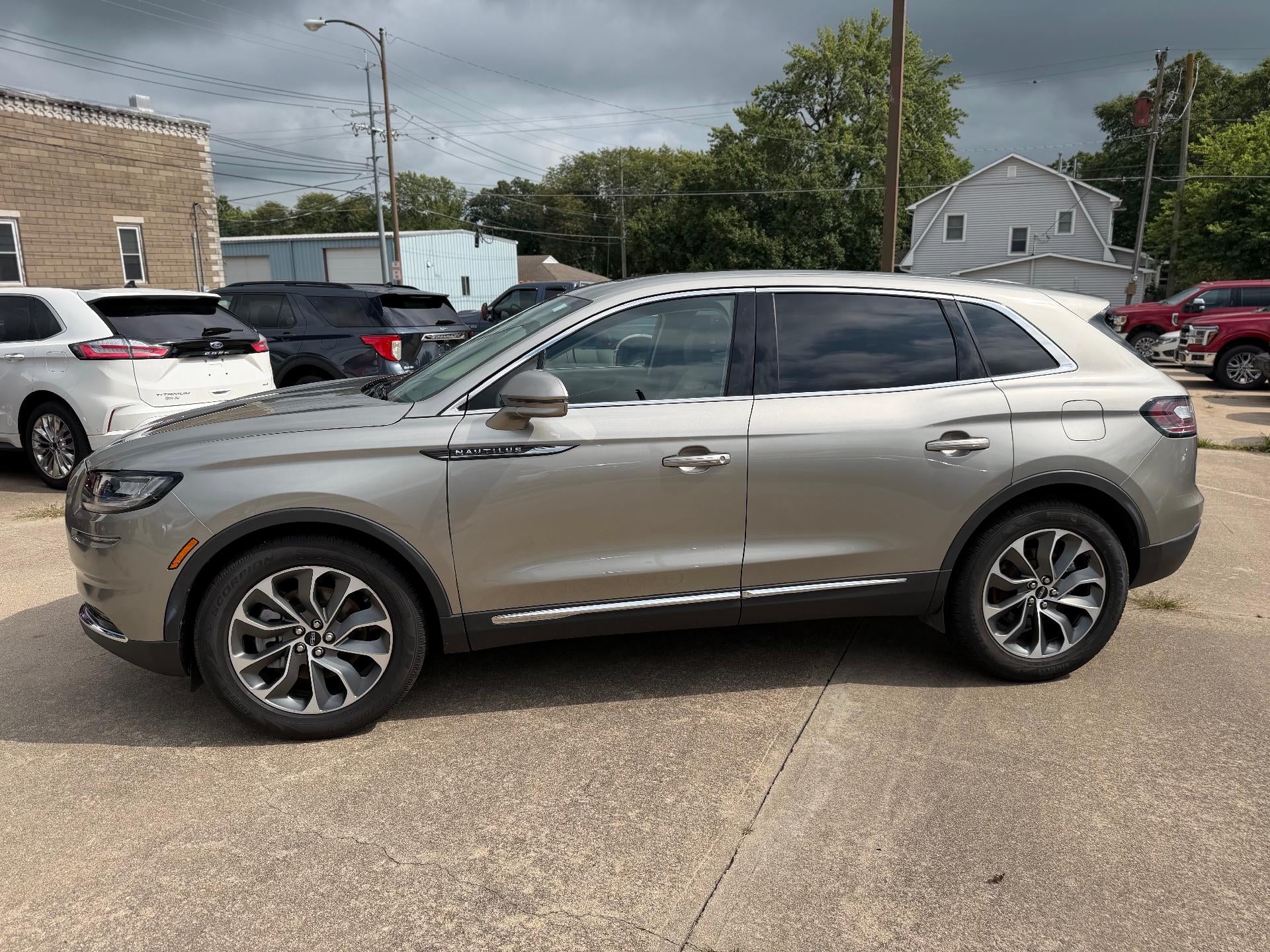 2023 Lincoln Nautilus Reserve AWD