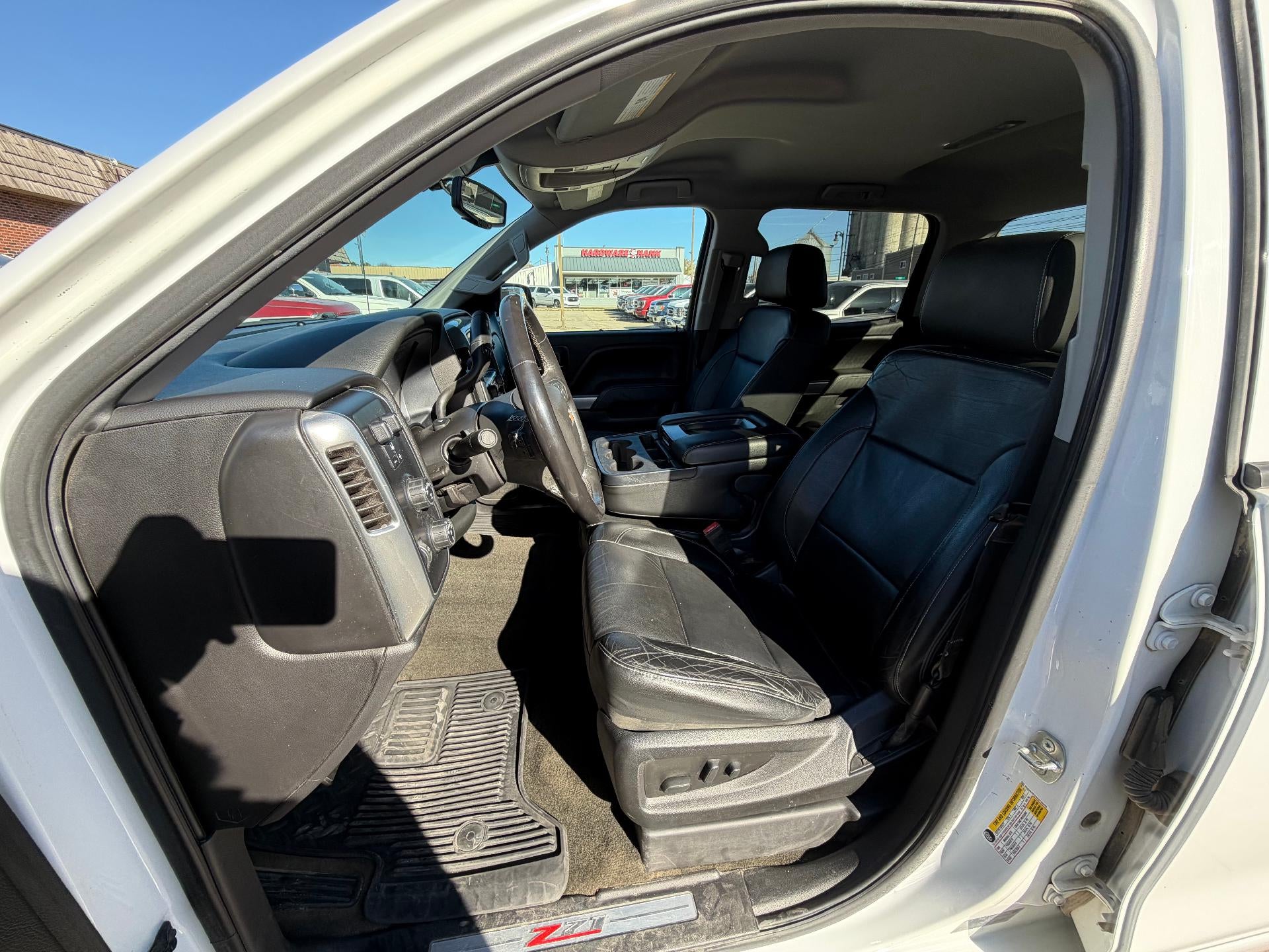 2017 Chevrolet Silverado 1500 Crew Cab Short Box 4-Wheel Drive LT Z71